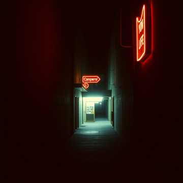 歌舞伎町の影で