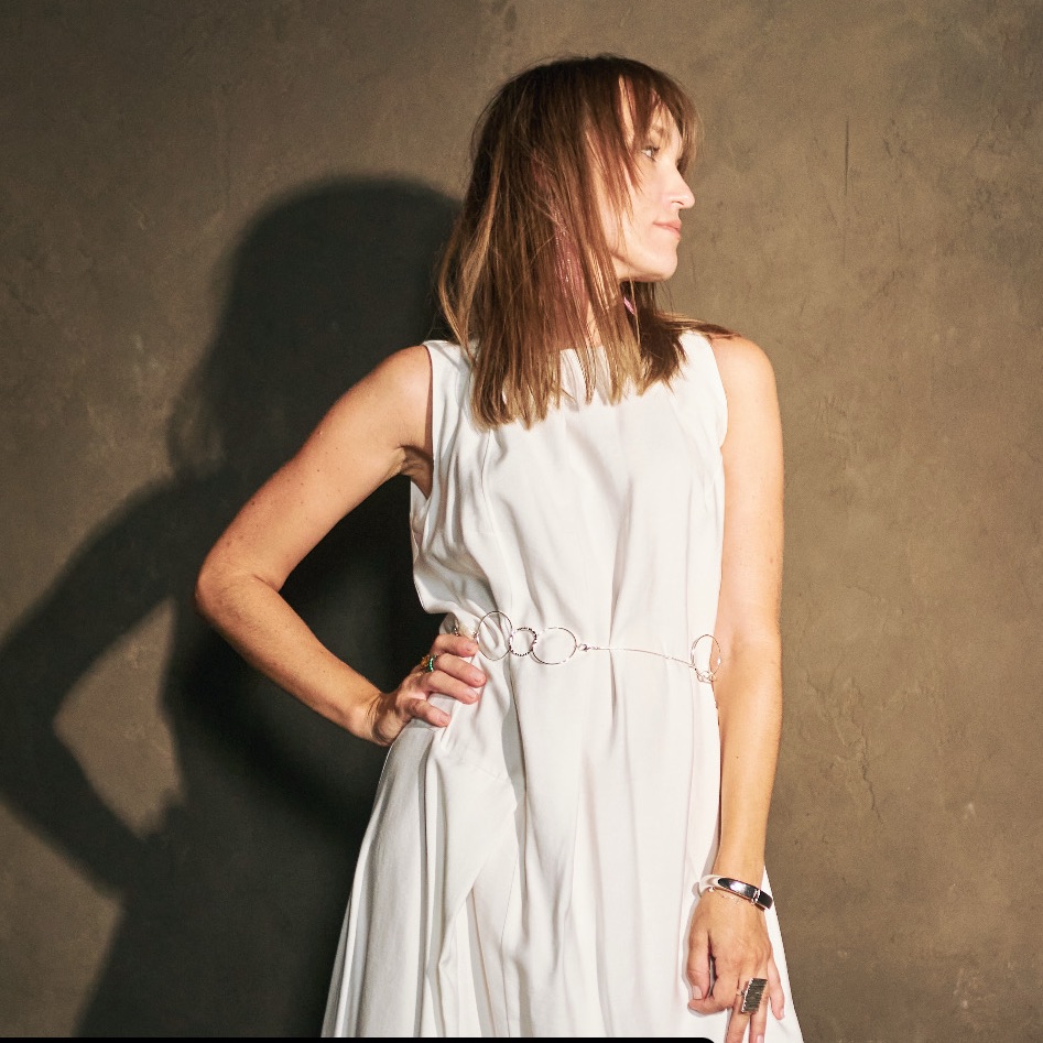 Вижу я в окно