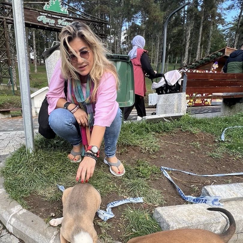 Uzak Ama Yakın Dostum - Söz Aysel Tarhan 2025